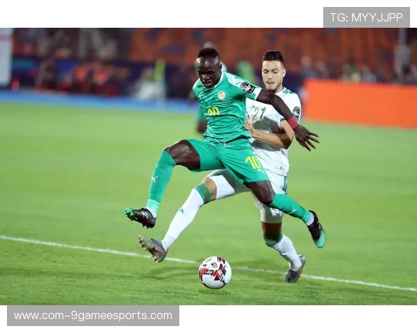 足球球星退役后重返赛场时间表及各大名将再度披挂上阵的精彩时刻